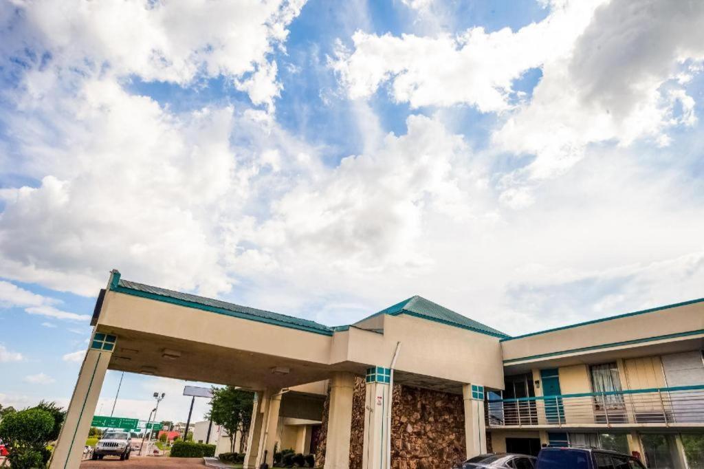 Oyo Hotel O Jackson I-55 North Екстериор снимка
