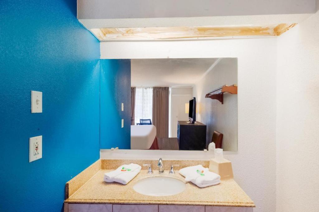 Oyo Hotel O Jackson I-55 North Екстериор снимка